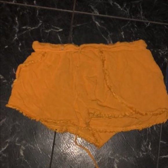 I am selling dresses,rompers, and pairs of shorts. - Picture 6 of 7